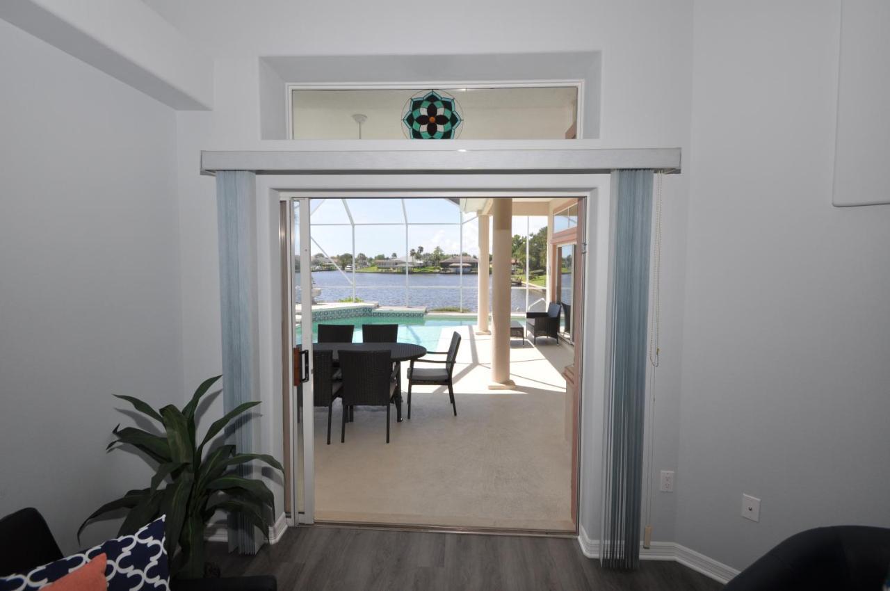 פאלם קוסט Sunset Bay Beautiful Pool Home - Bring Your Boat Or Jet Ski - Canal With Dock- Sleeps 10 - 4 Bd מראה חיצוני תמונה