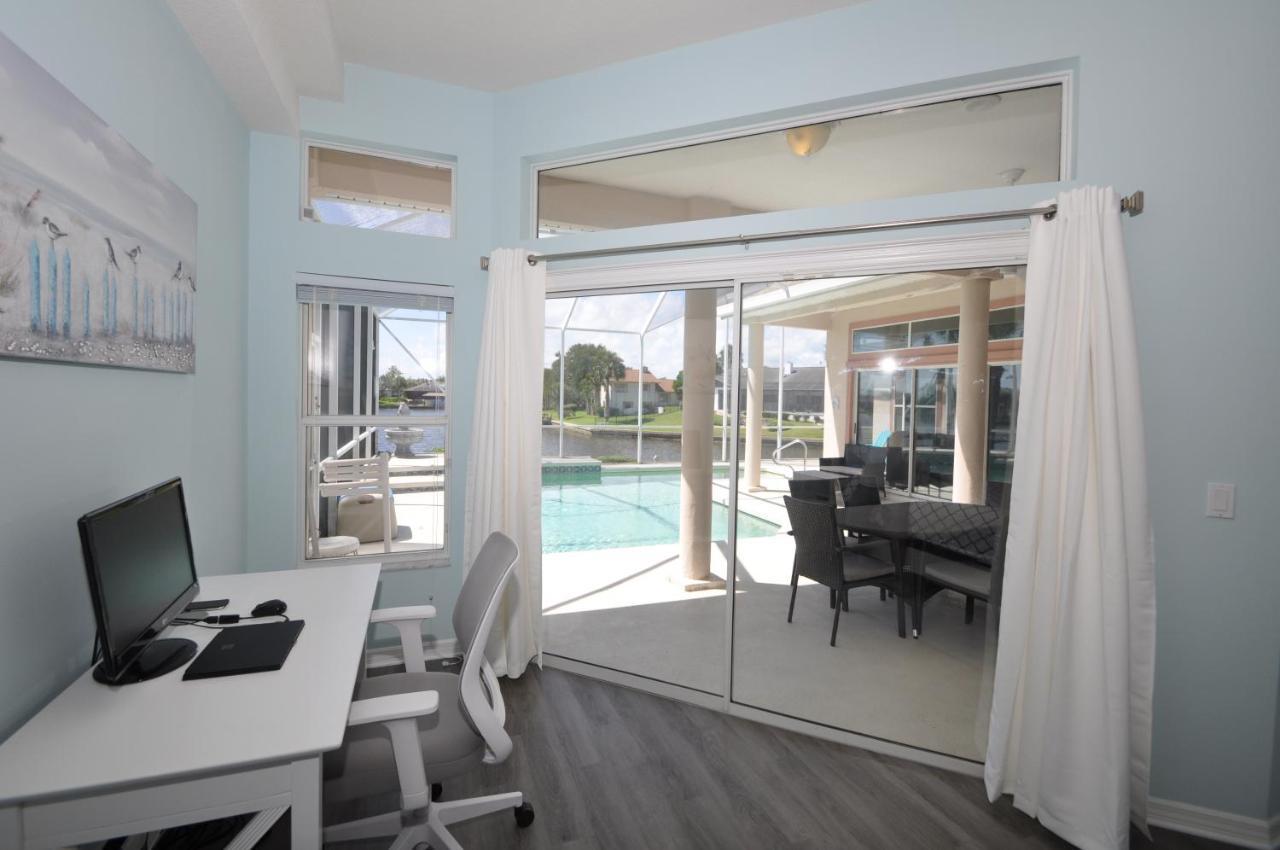 פאלם קוסט Sunset Bay Beautiful Pool Home - Bring Your Boat Or Jet Ski - Canal With Dock- Sleeps 10 - 4 Bd מראה חיצוני תמונה