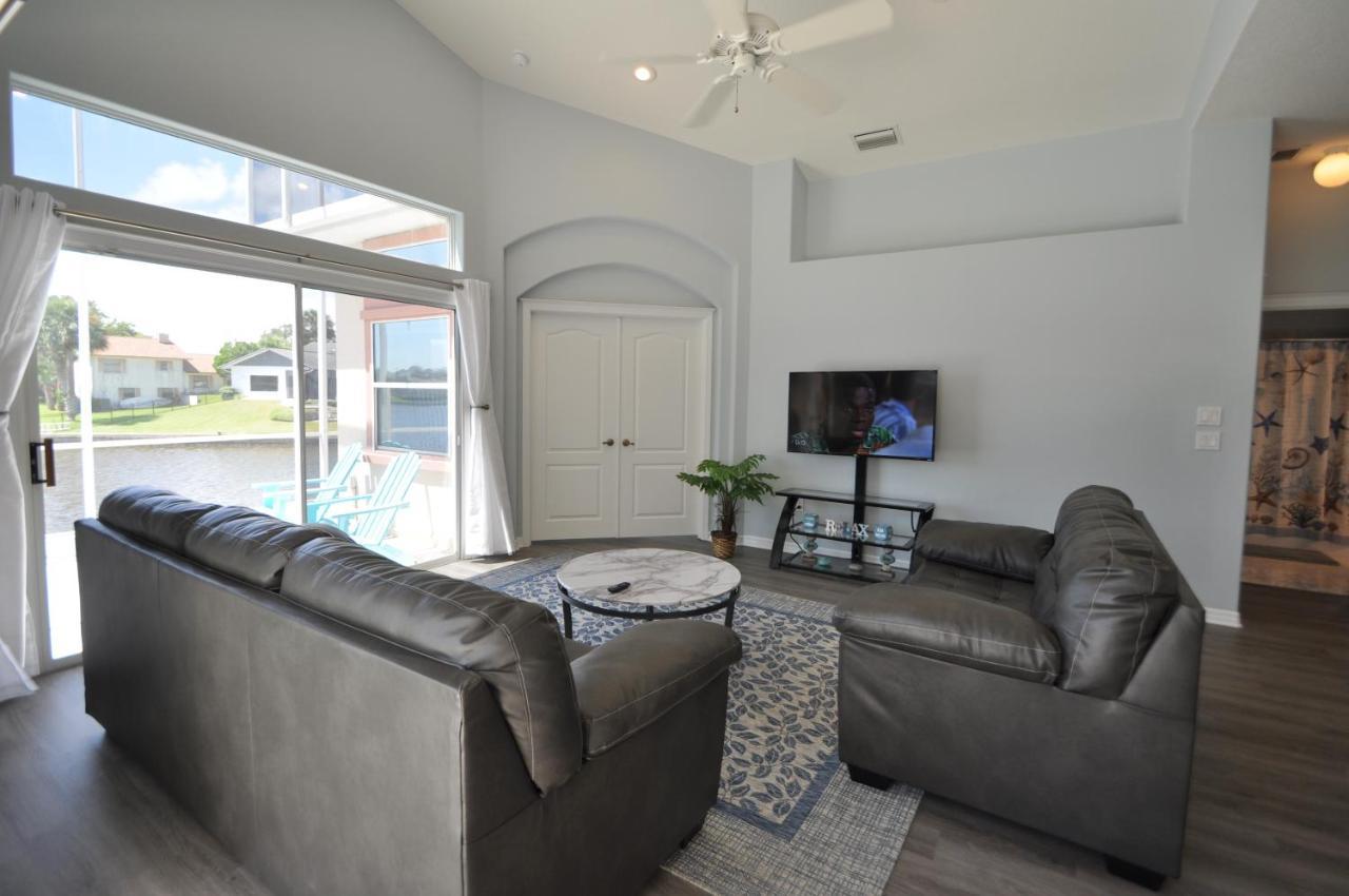 פאלם קוסט Sunset Bay Beautiful Pool Home - Bring Your Boat Or Jet Ski - Canal With Dock- Sleeps 10 - 4 Bd מראה חיצוני תמונה